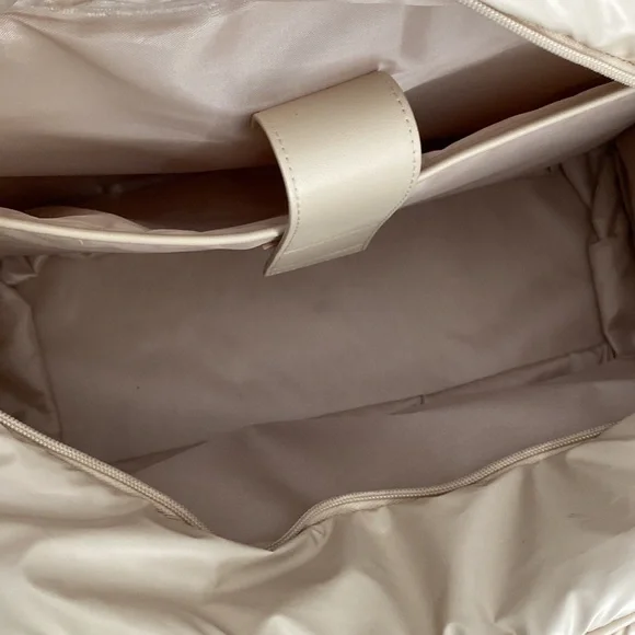 BEIS Cream Travel Bag - Picture 3 of 5